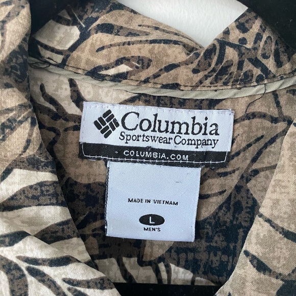 Men’s Columbia Short Sleeved Shirt - Picture 4 of 4